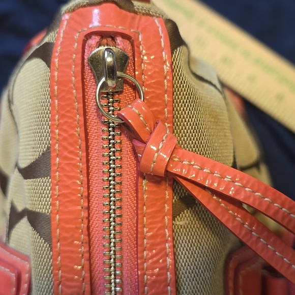 Coach Coral Tote 14L X 10 H X 8W measurements. - Picture 7 of 15